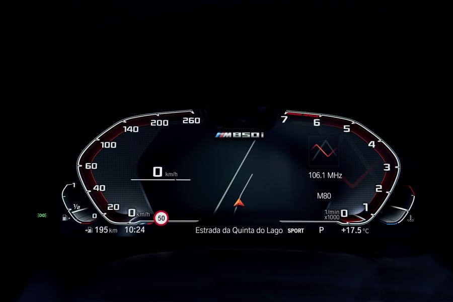 Панель приборов BMW M850i xDrive Convertible (G14) 2018 года  (WW) (фото 155 из 183)